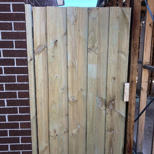 Timber gates northern Suburbs | Cheap timber gates